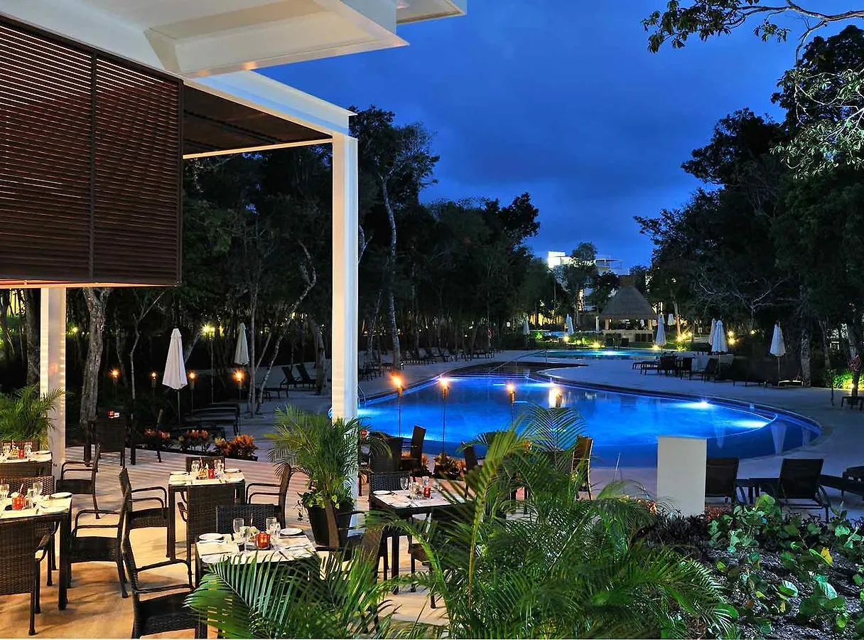 Luxury 2 Bedroom Bahia Principe Condo 아쿠말 아파트
